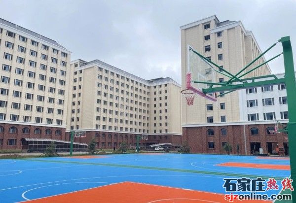 石家莊東華鐵路學(xué)?；@球場